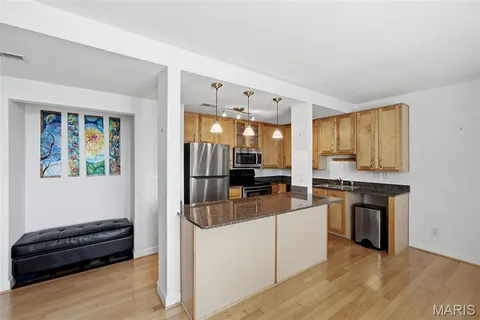 $113,900 | 5330 Pershing Avenue, Unit 805, St. Louis, MO 63112