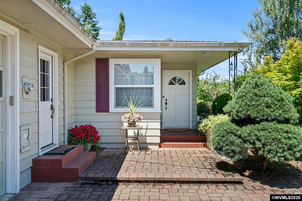 649 West Hayter Dallas, OR 97338 - Photo 4 of 42