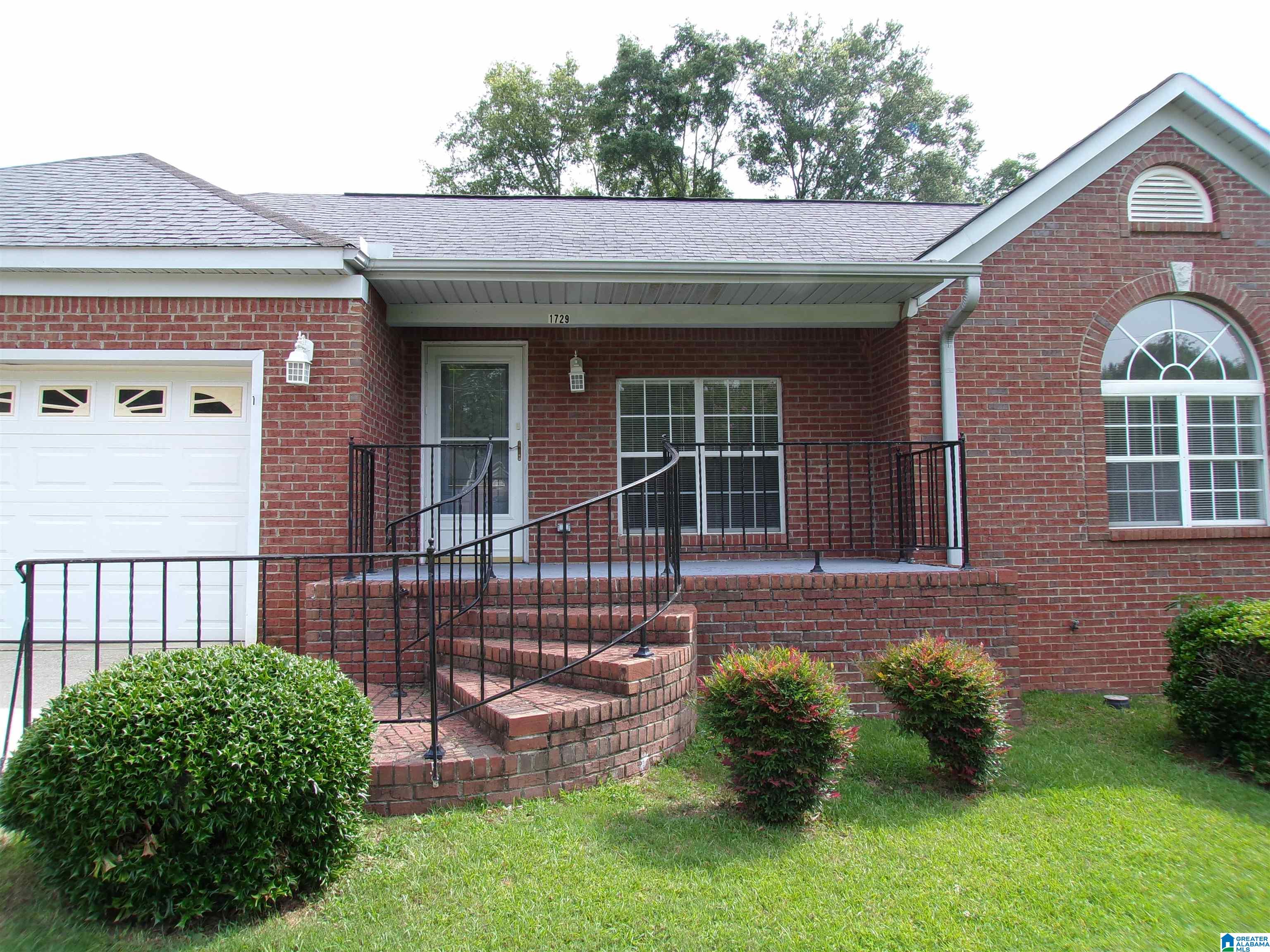 1729 Patch Place Anniston, AL 36201 - Photo 3 of 45