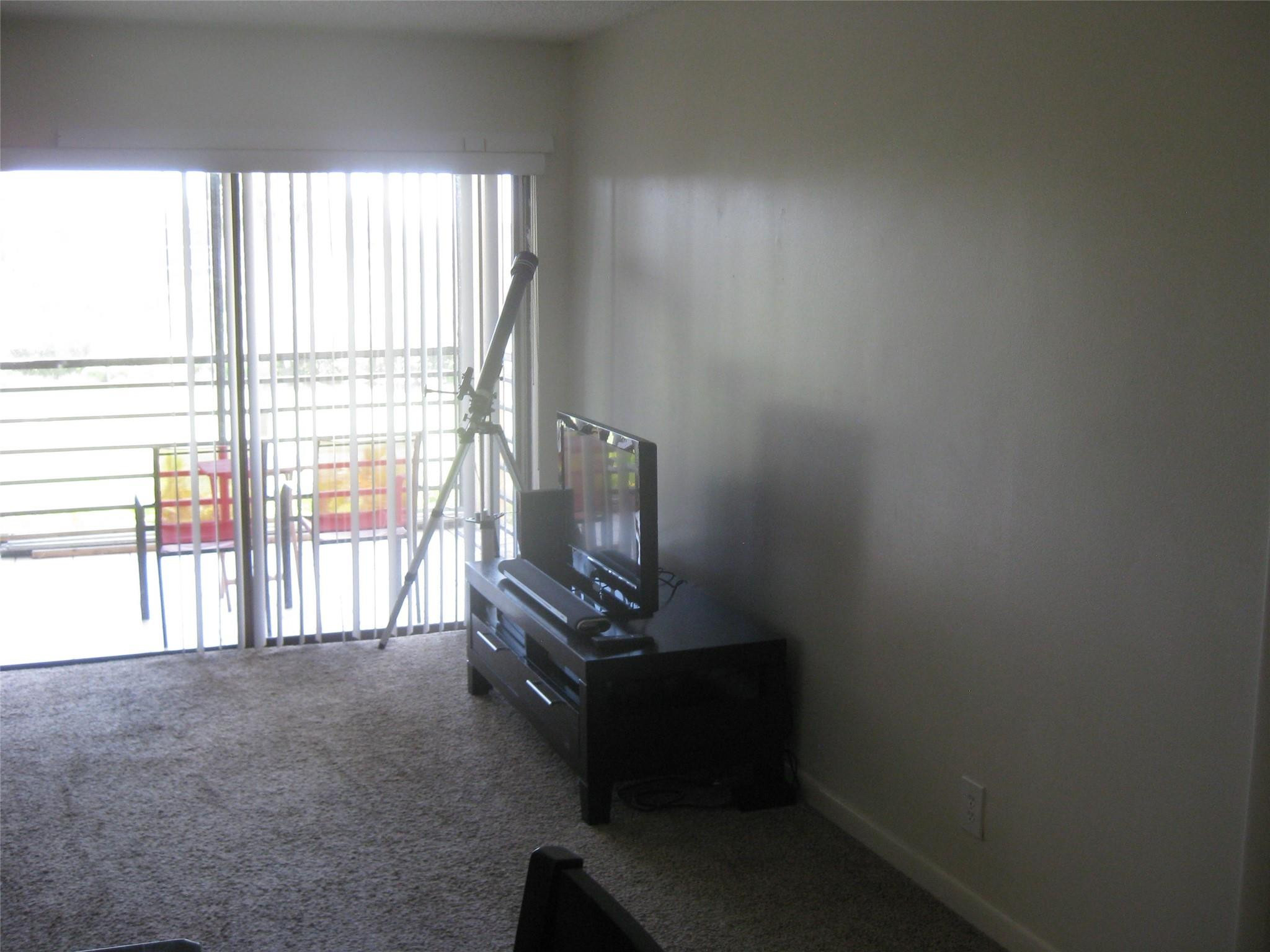 9370 Southwest 8th Street, Unit 320 Boca Raton, FL 33428 - Photo 10 of 12 living room