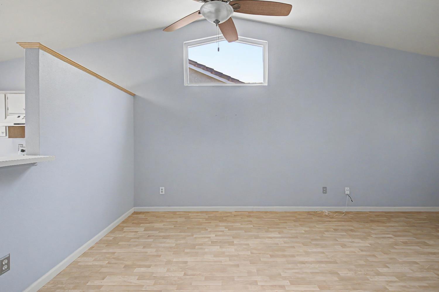 204 Gelf Lane Modesto, CA 95357 - Photo 8 of 29 Dining area