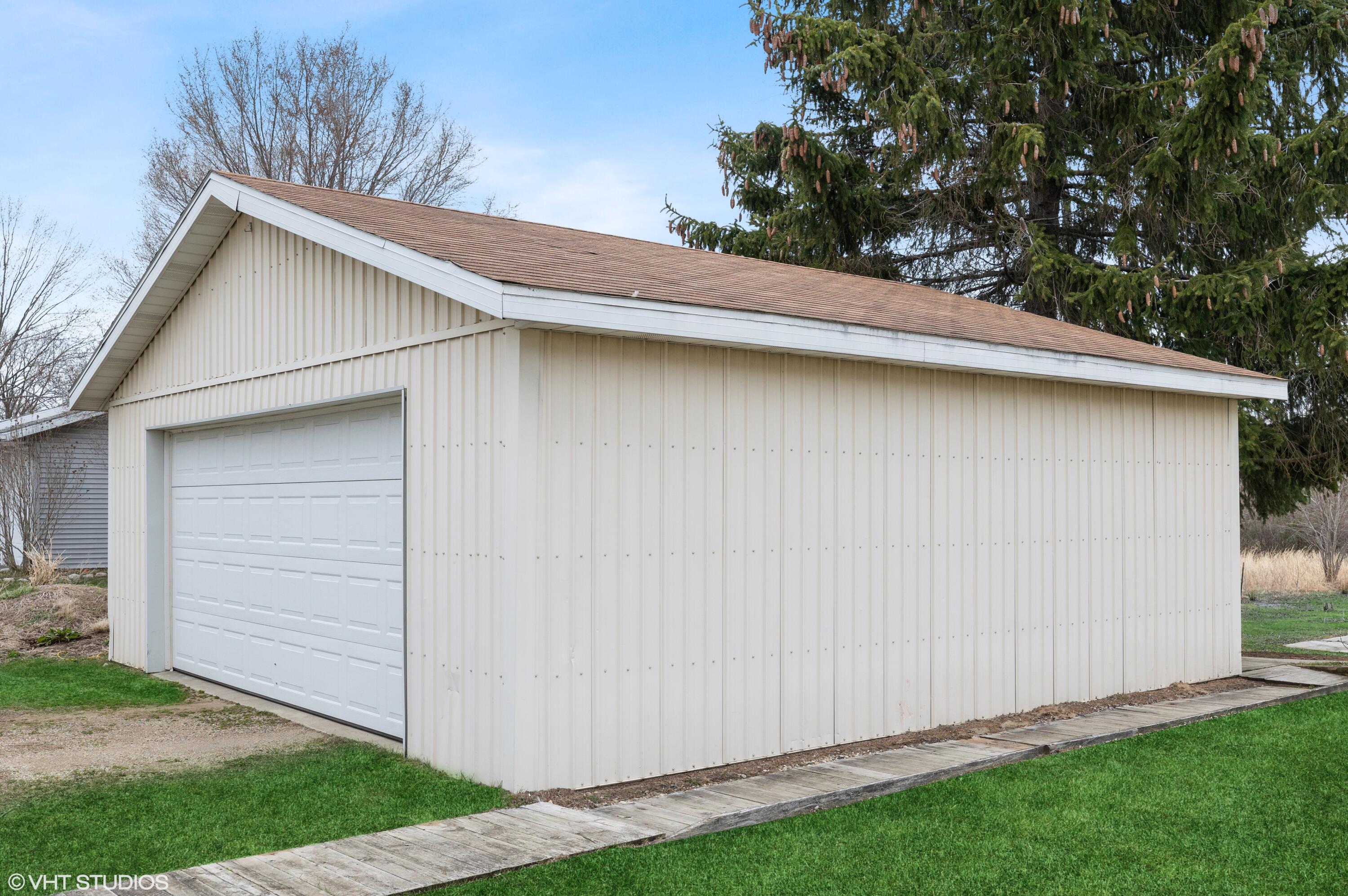 12090 Gast Road Bridgman, MI 49106 - Photo 28 of 28 29_12090GastRd_2005_HiRes