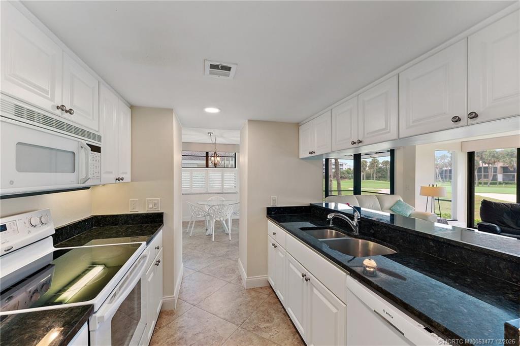 303 Golfview Circle Stuart, FL 34996 - Photo 11 of 21