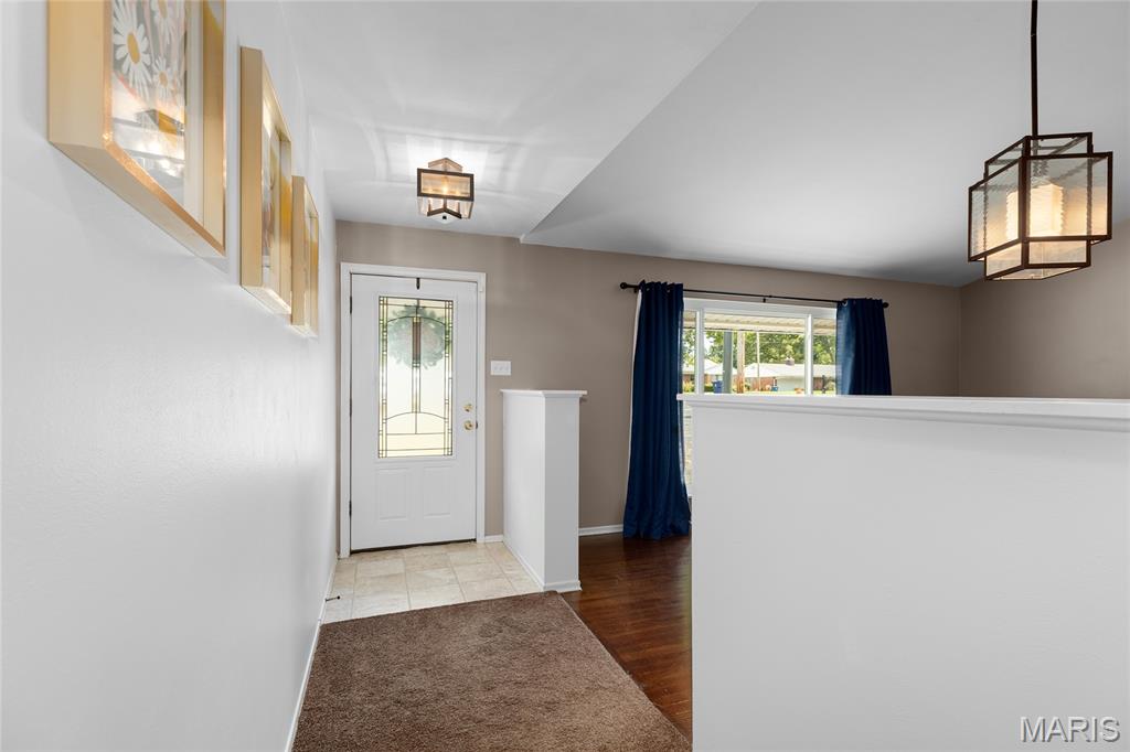 1017 Schulte Road St. Louis, MO 63146 - Photo 3 of 30 Gallery Image 3