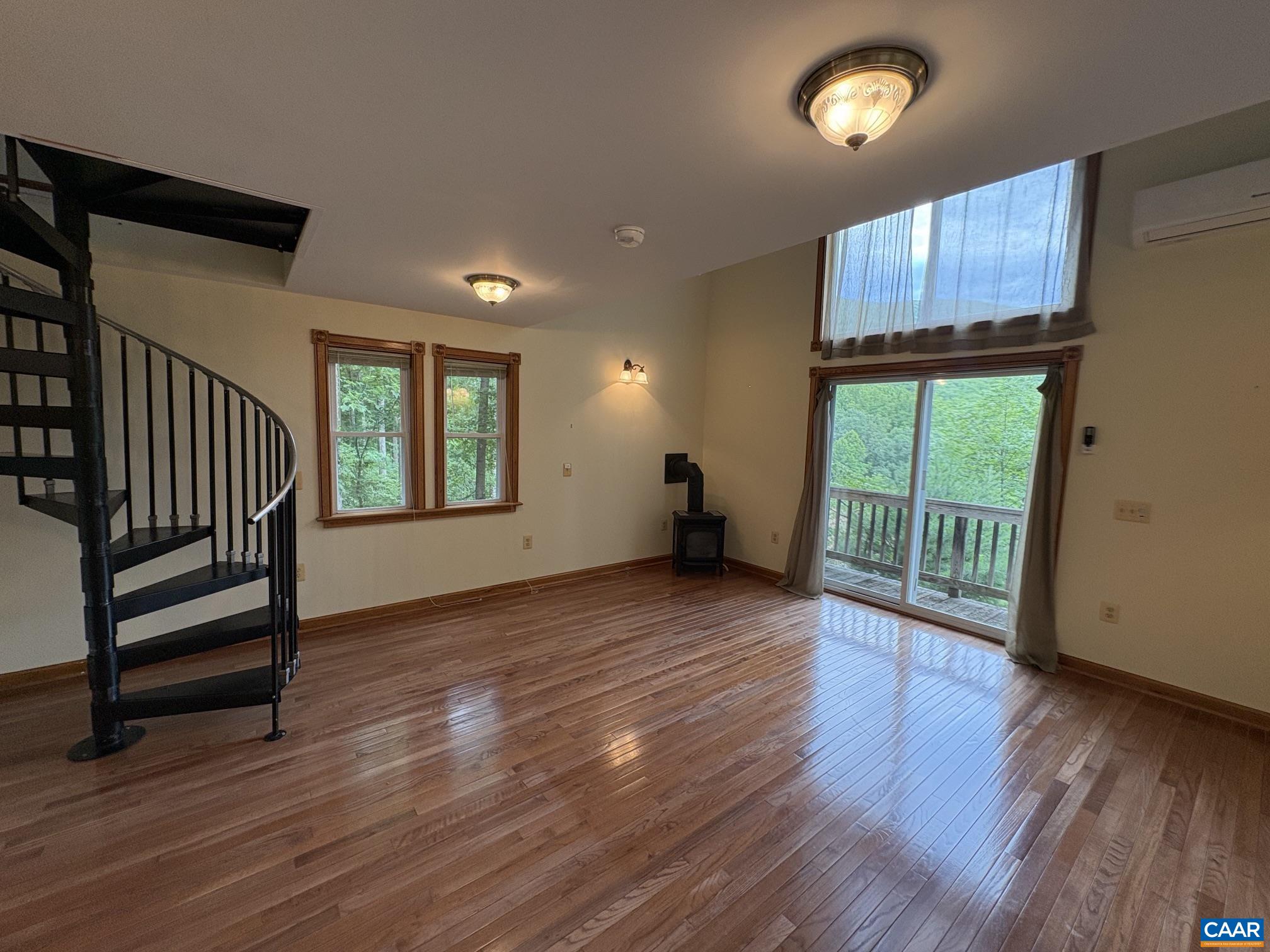 4893 Weakley Hollow Road Syria, VA 22743 - Photo 14 of 25 Cottage living area