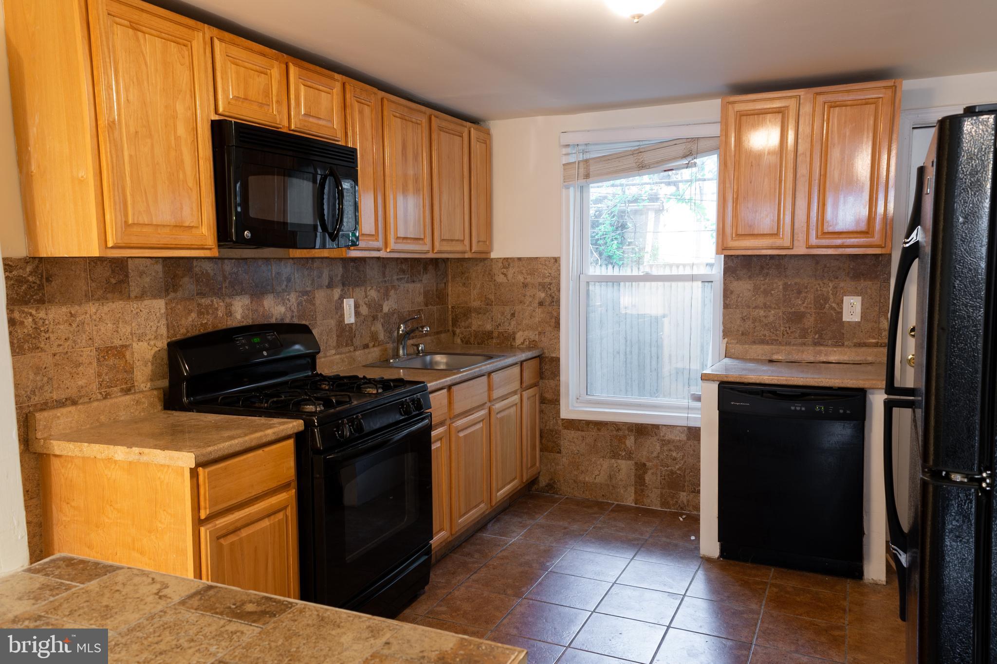 1831 Reed Street Philadelphia, PA 19146 - Photo 4 of 14 Gallery Image 4
