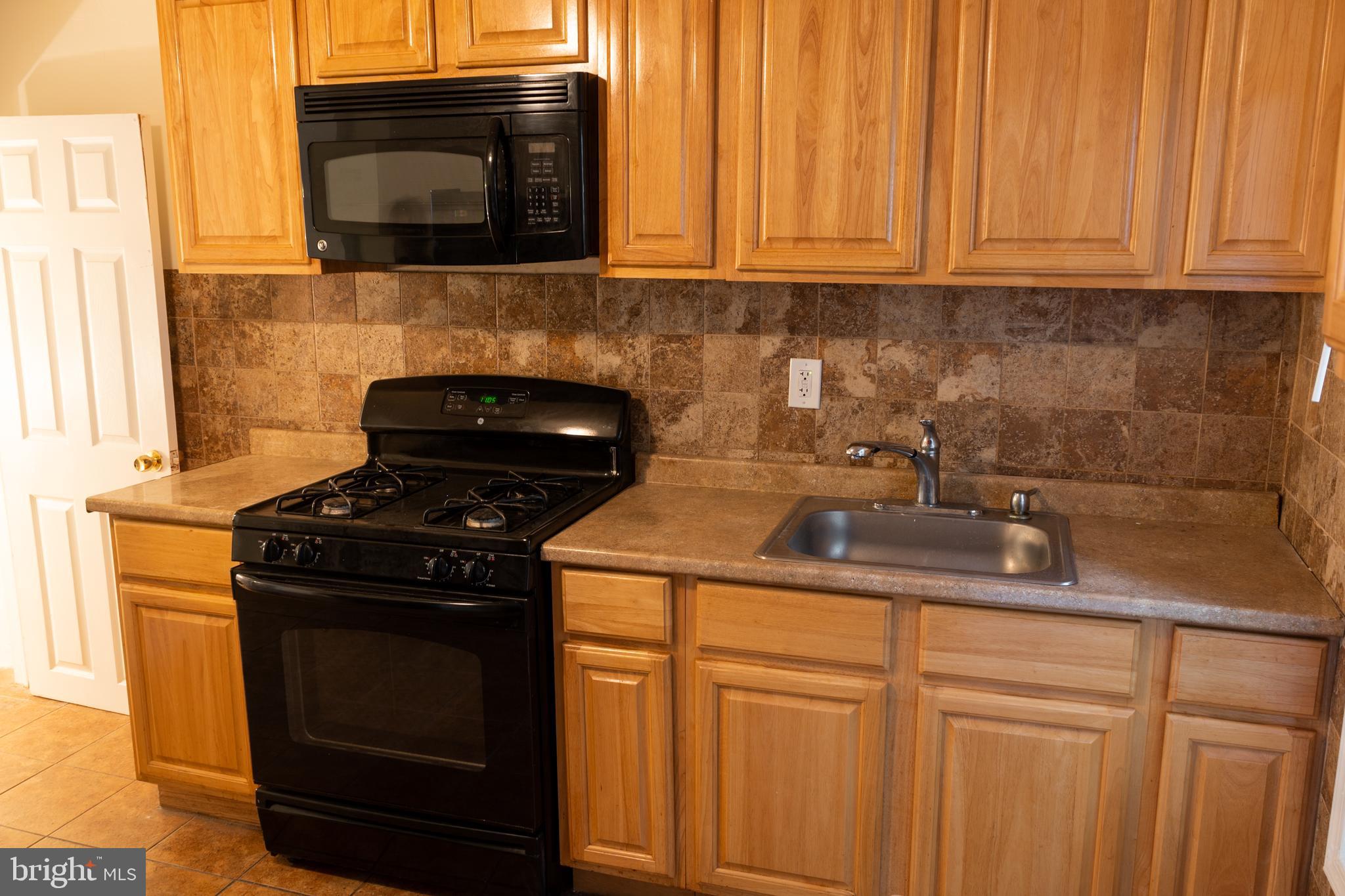 1831 Reed Street Philadelphia, PA 19146 - Photo 5 of 14 Gallery Image 5