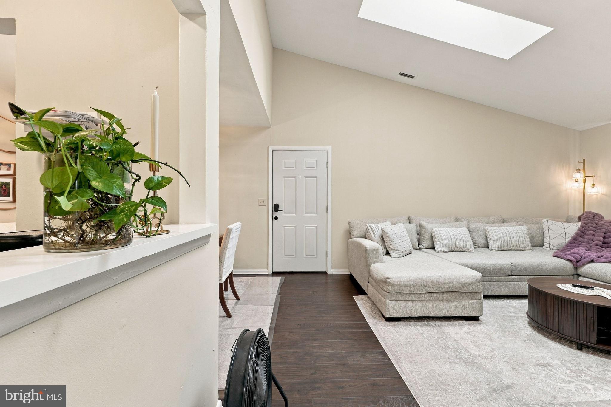 2 Oyster Bay Road, Unit J Absecon, NJ 08205 - Photo 8 of 31 Family Room