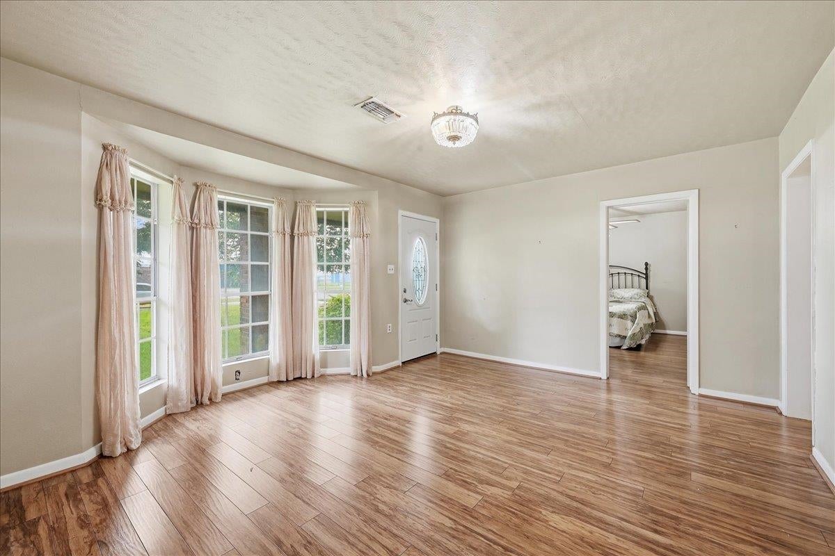 7966 Viterbo Road Nederland, TX 77627 - Photo 5 of 38 Gallery Image 5