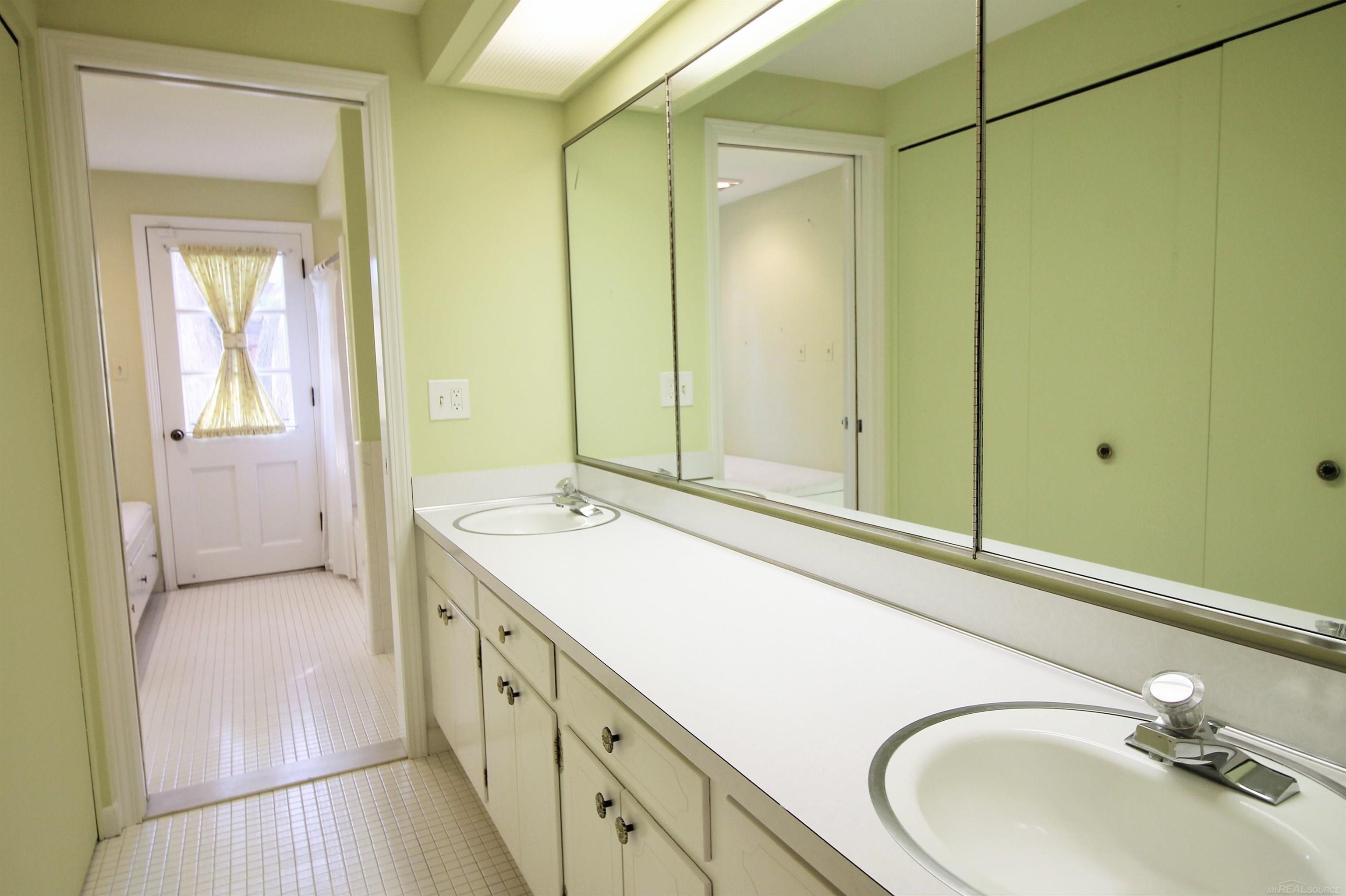 1341 Devonshire Road Grosse Pointe Park, MI 48230 - Photo 37 of 68