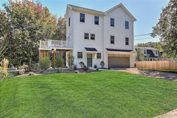 $1,395,000 | 137 Rosebriar Avenue, South Kingstown, RI 02879