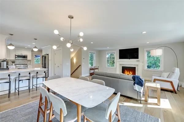 $1,395,000 | 137 Rosebriar Avenue, South Kingstown, RI 02879