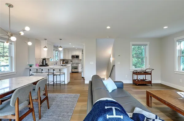 $1,395,000 | 137 Rosebriar Avenue, South Kingstown, RI 02879