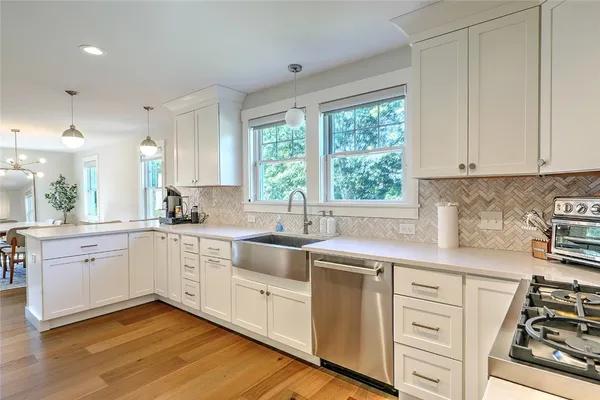 $1,395,000 | 137 Rosebriar Avenue, South Kingstown, RI 02879
