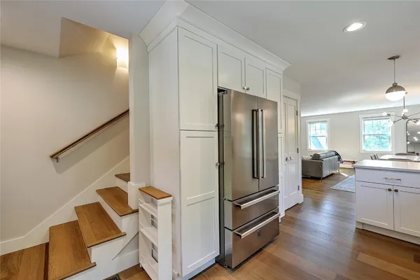 $1,395,000 | 137 Rosebriar Avenue, South Kingstown, RI 02879