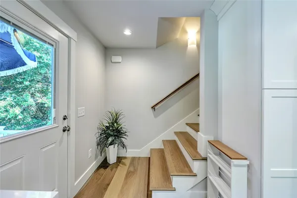 $1,395,000 | 137 Rosebriar Avenue, South Kingstown, RI 02879