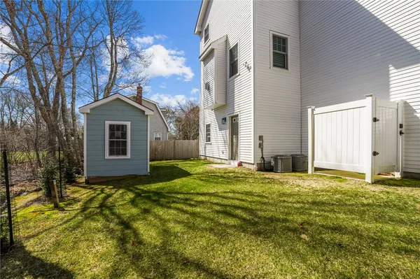 $1,395,000 | 137 Rosebriar Avenue, South Kingstown, RI 02879