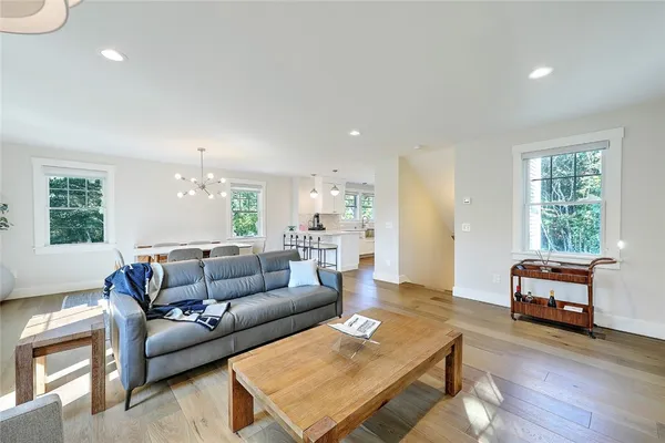 $1,395,000 | 137 Rosebriar Avenue, South Kingstown, RI 02879