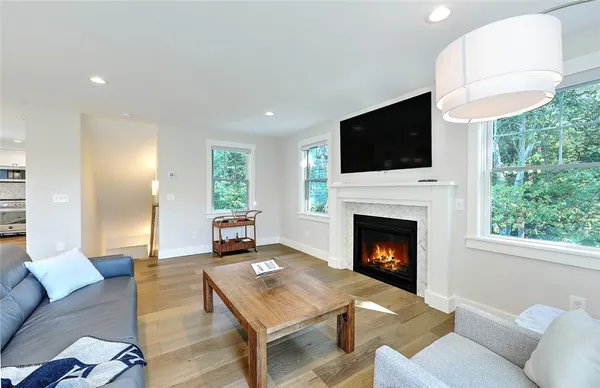 $1,395,000 | 137 Rosebriar Avenue, South Kingstown, RI 02879