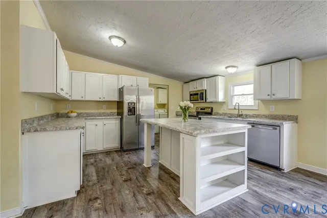 $325,000 | 9625 Robin Lane, Disputanta, VA 23842