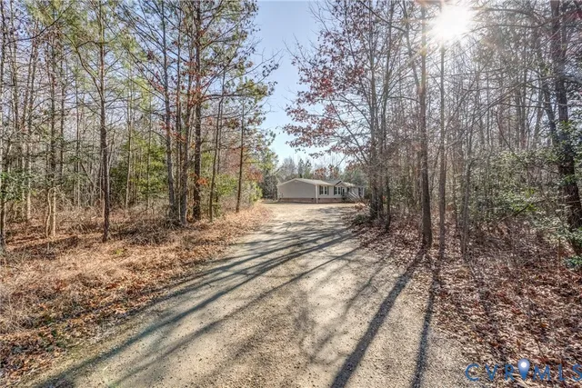 $325,000 | 9625 Robin Lane, Disputanta, VA 23842