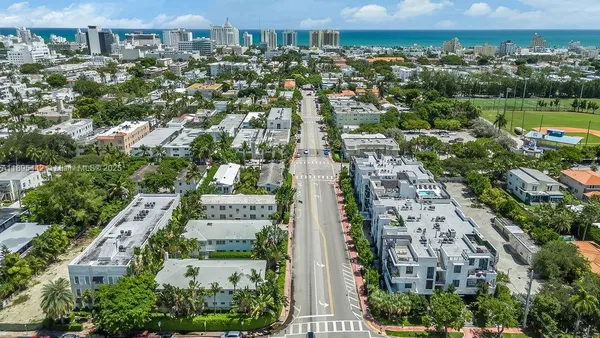 $8,500 | 1030 15th Street, Unit 201, Miami Beach, FL 33139