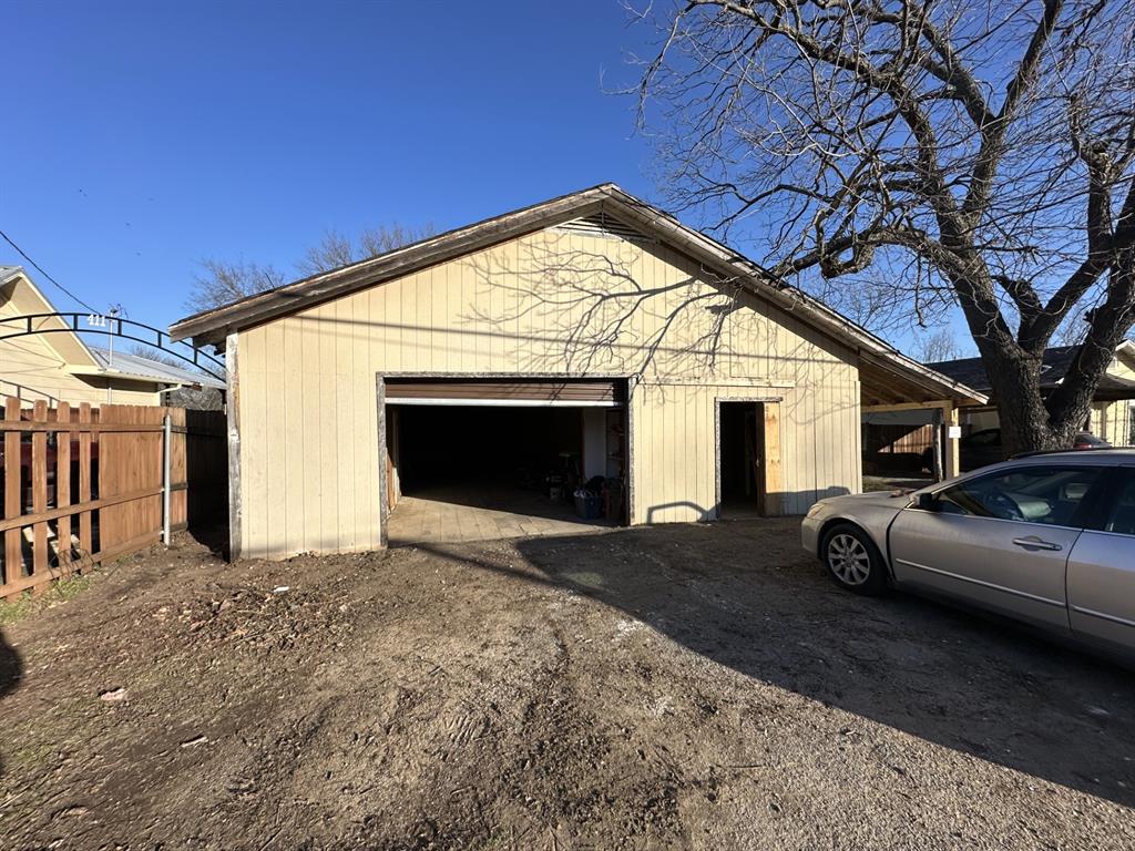 417 South Prairie Street Pilot Point, TX 76258 - Photo 7 of 7