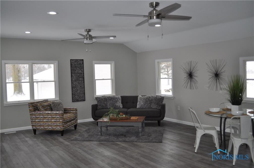 303 North Wynn Road Oregon, OH 43616 - Photo 10 of 29 Gallery Image 10