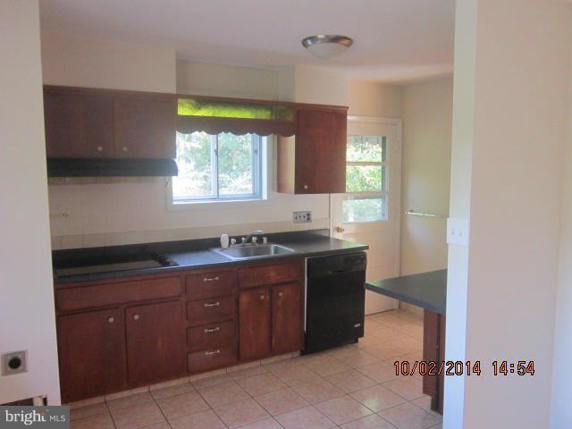 12108 Arbie Road Silver Spring, MD 20904 - Photo 4 of 18 Kitchen