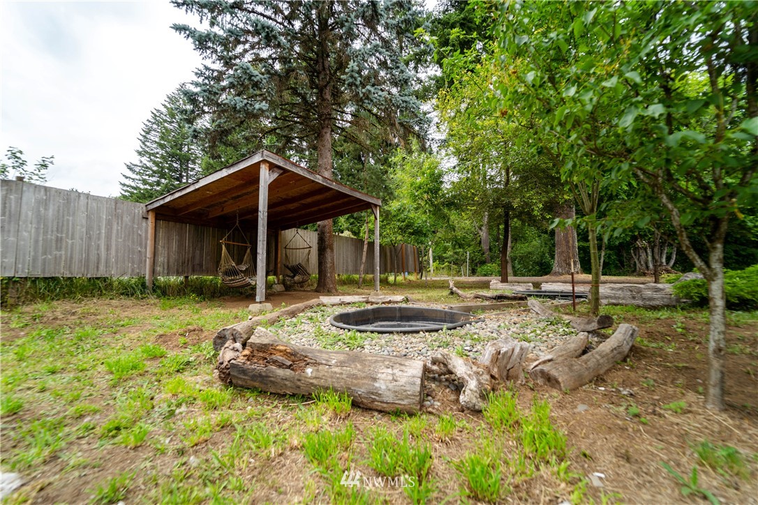 237 Hatchery Road Chehalis, WA 98532 - Photo 22 of 30 a front view of a house with garden