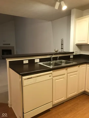 $1,900 | 12172 Black Hills Drive, Fishers, IN 46038