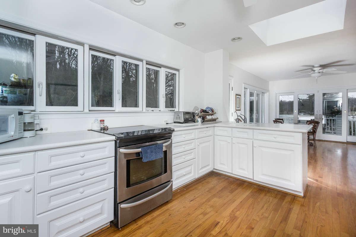 1084 Trails End Road Pasadena, MD 21122 - Photo 6 of 30 Kitchen