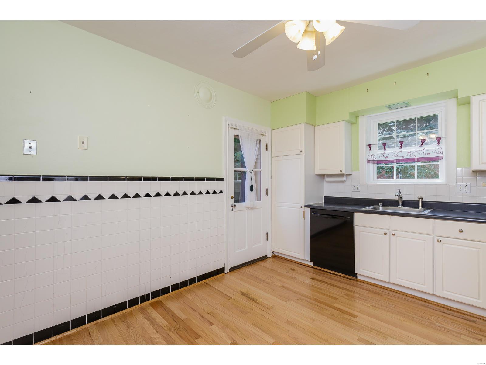 3036 Ridgeview Drive St. Louis, MO 63121 - Photo 12 of 45 Gallery Image 12