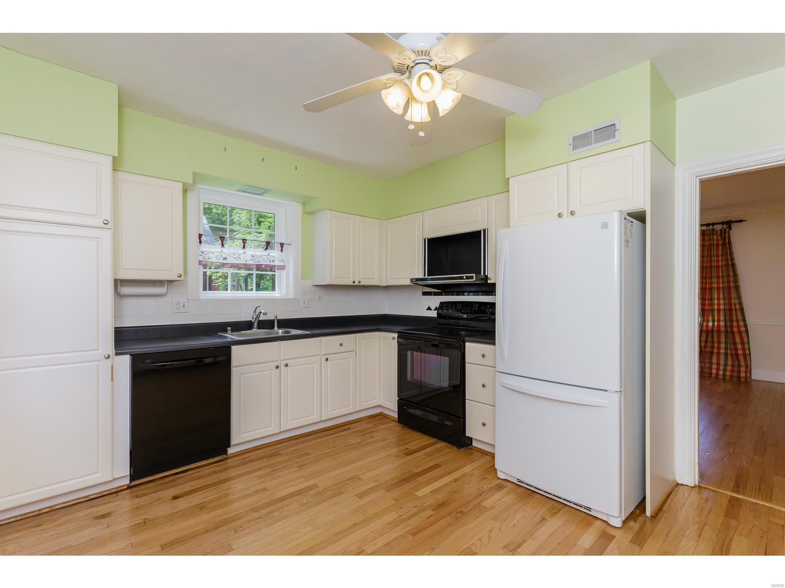 3036 Ridgeview Drive St. Louis, MO 63121 - Photo 13 of 45 Gallery Image 13