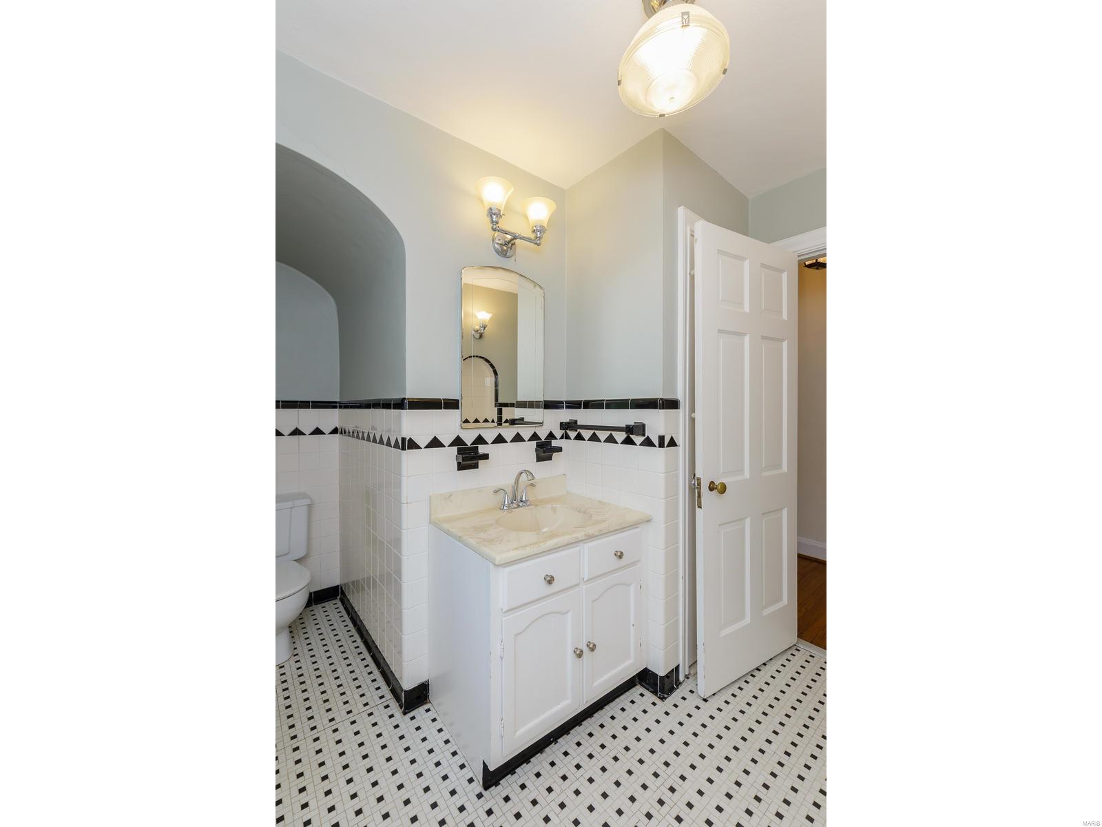 3036 Ridgeview Drive St. Louis, MO 63121 - Photo 24 of 45 Gallery Image 24