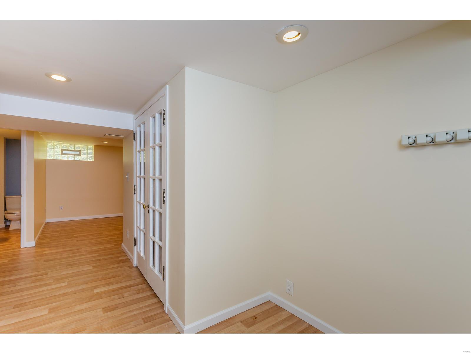 3036 Ridgeview Drive St. Louis, MO 63121 - Photo 27 of 45 Gallery Image 27