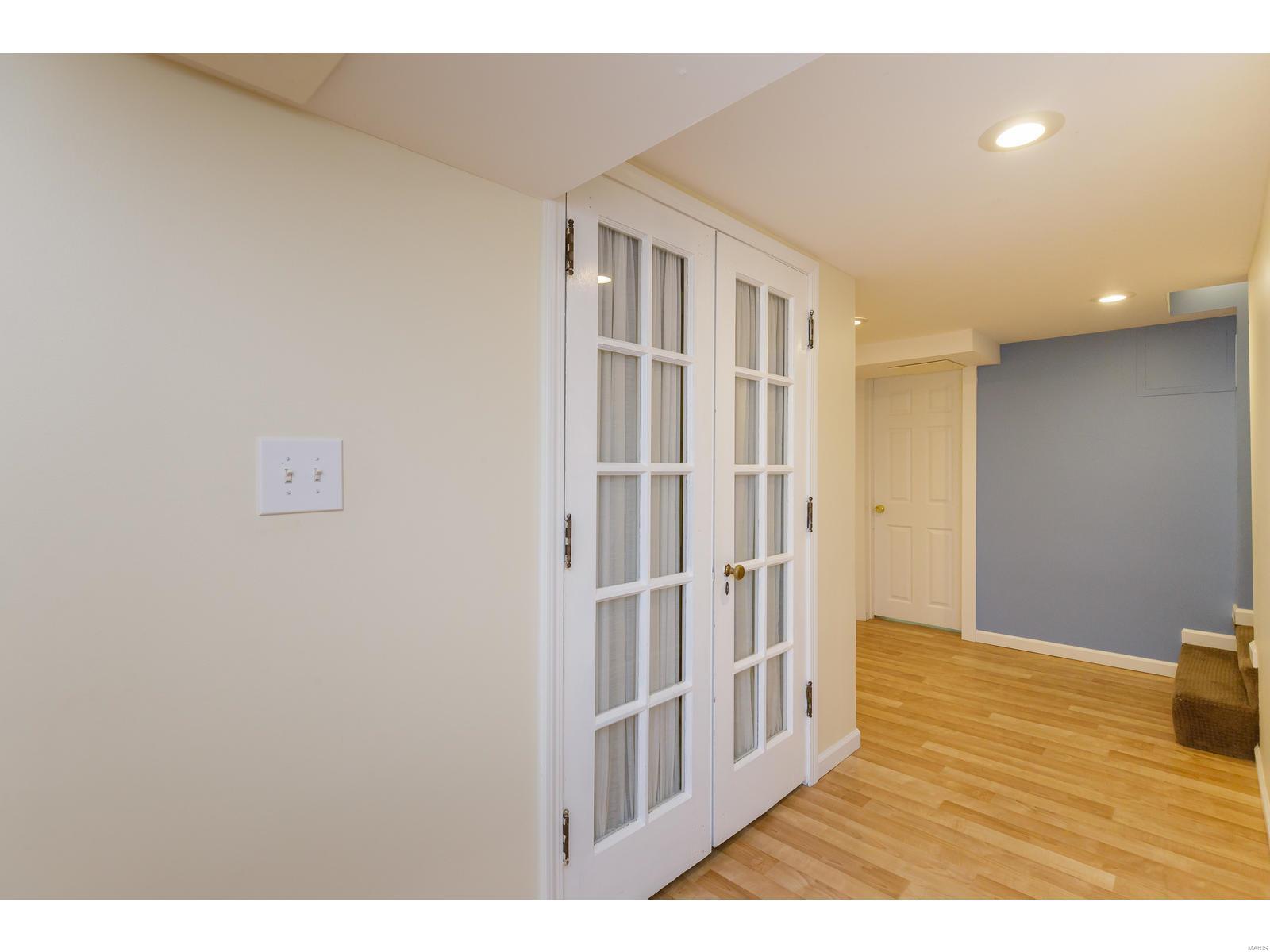3036 Ridgeview Drive St. Louis, MO 63121 - Photo 28 of 45 Gallery Image 28