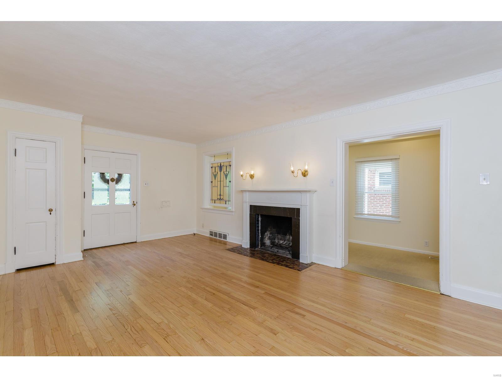 3036 Ridgeview Drive St. Louis, MO 63121 - Photo 4 of 45 Gallery Image 4