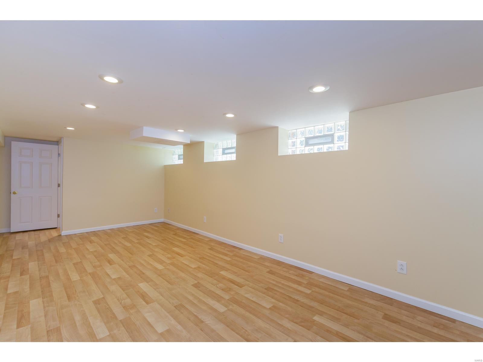 3036 Ridgeview Drive St. Louis, MO 63121 - Photo 32 of 45 Gallery Image 32