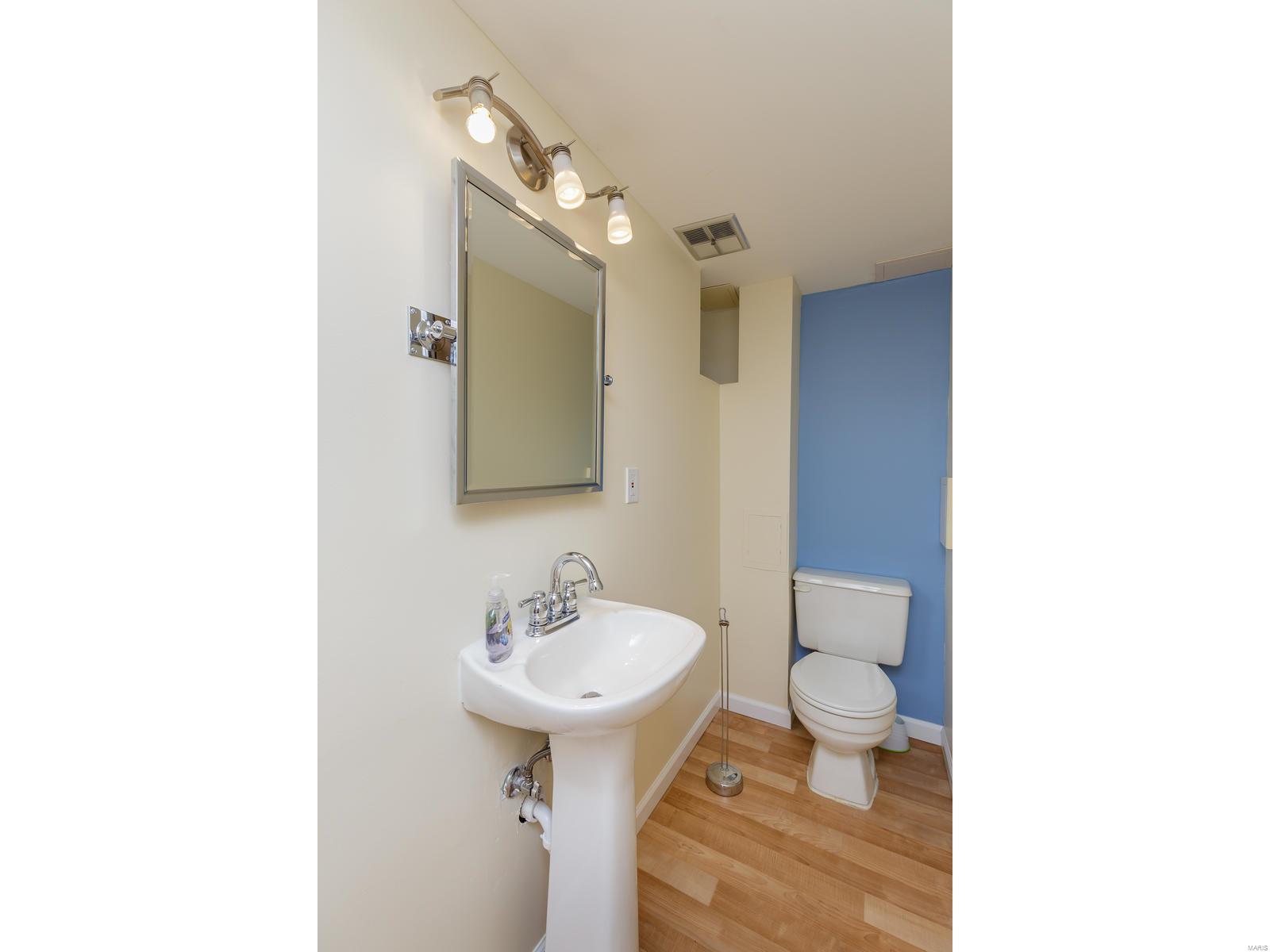 3036 Ridgeview Drive St. Louis, MO 63121 - Photo 33 of 45 Gallery Image 33