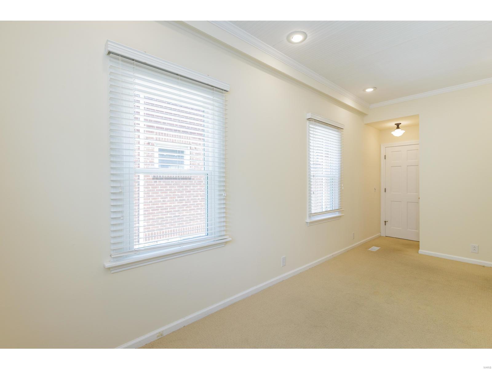3036 Ridgeview Drive St. Louis, MO 63121 - Photo 9 of 45 Gallery Image 9