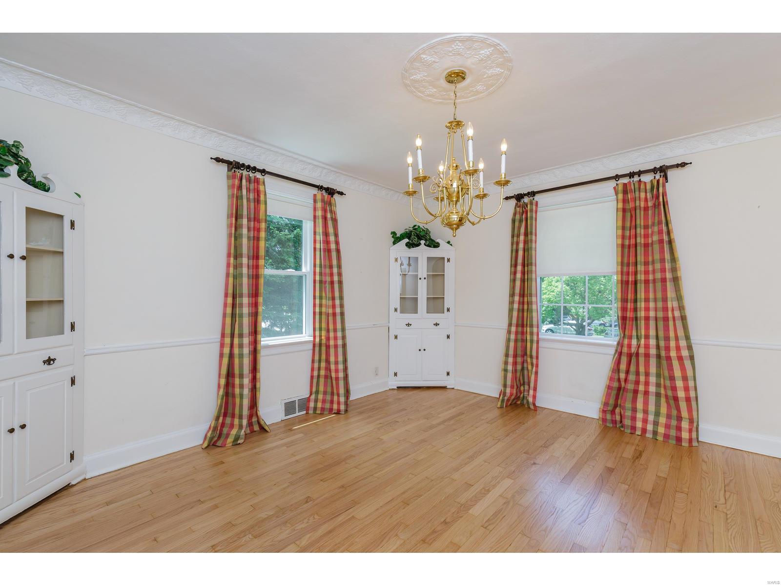 3036 Ridgeview Drive St. Louis, MO 63121 - Photo 10 of 45 Gallery Image 10