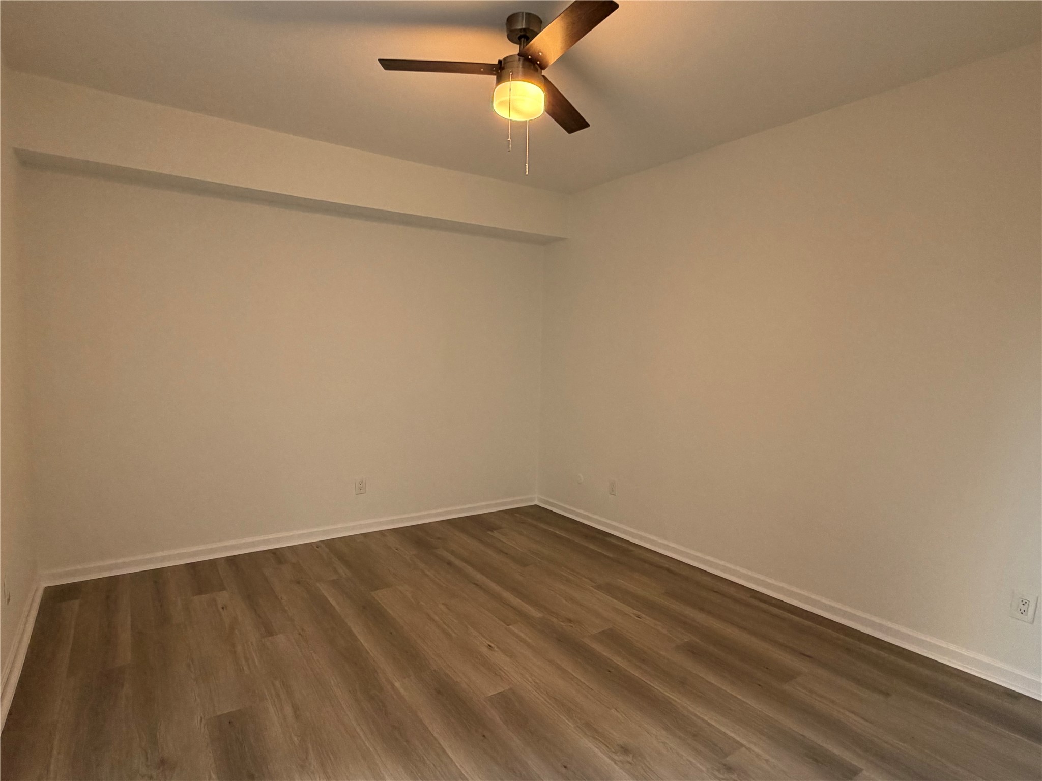 6401 Deihl Road, Unit 606 Houston, TX 77092 - Photo 16 of 21 a view of an empty room with a window
