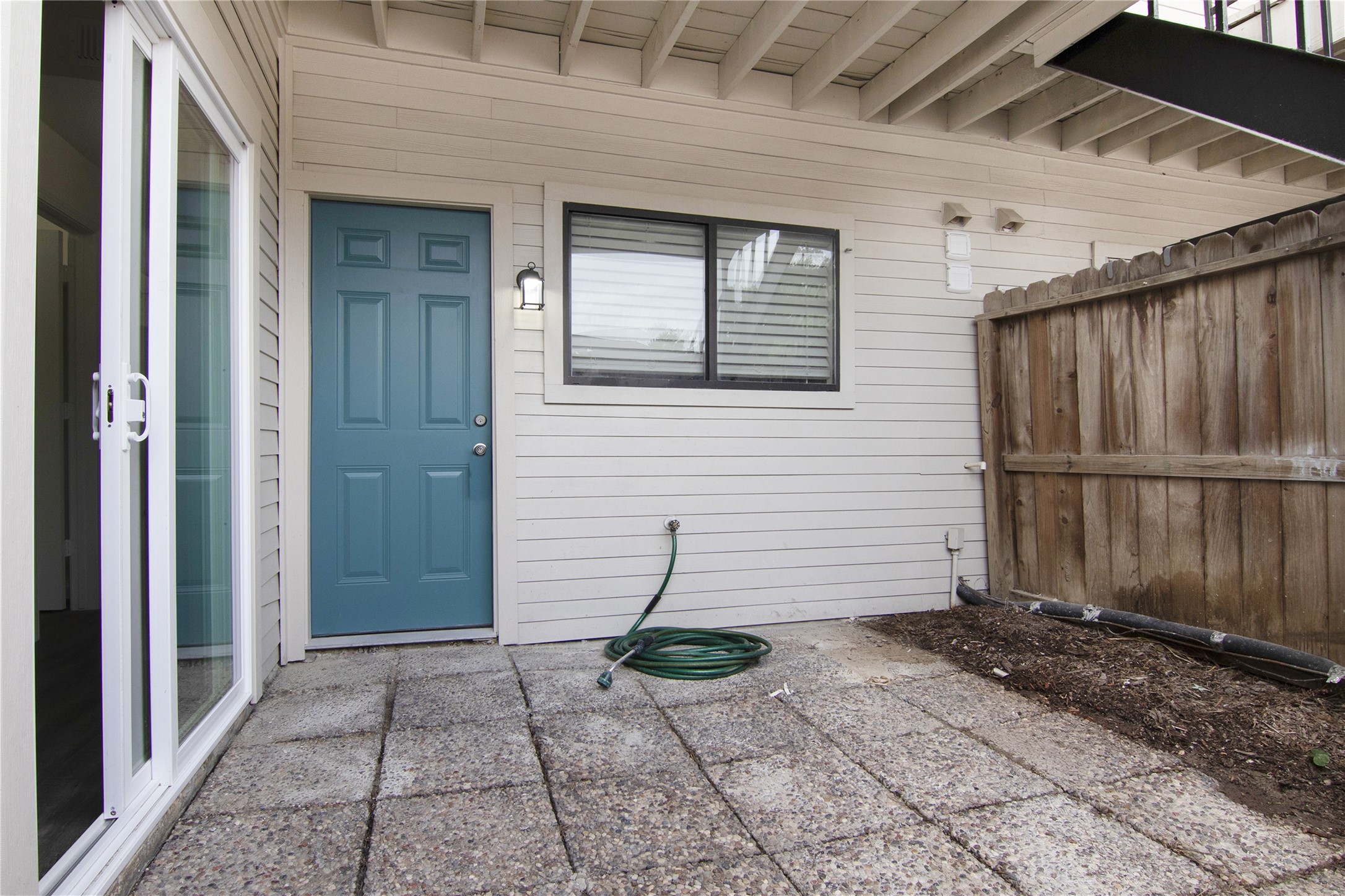 6401 Deihl Road, Unit 606 Houston, TX 77092 - Photo 18 of 21 a backyard of a house