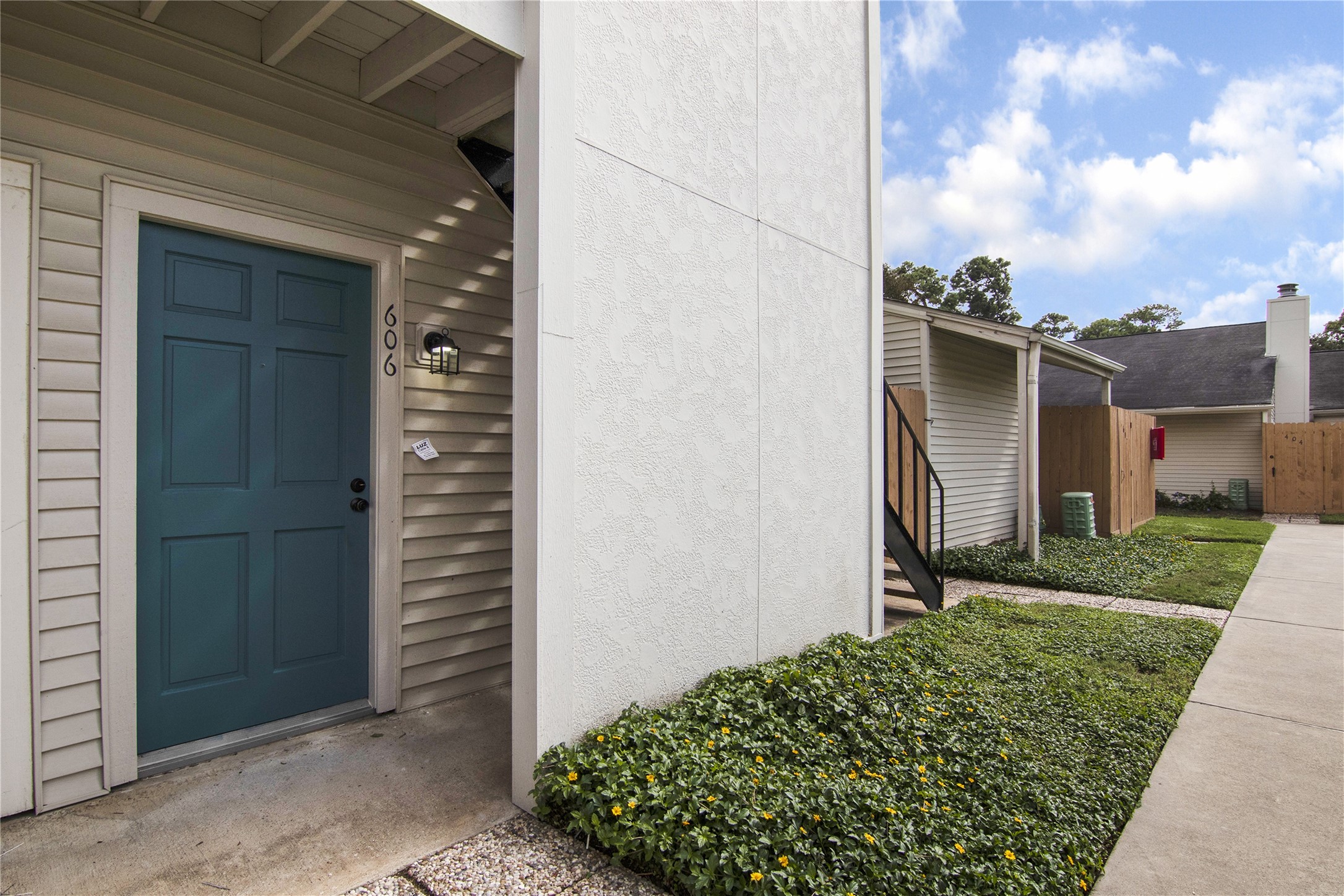6401 Deihl Road, Unit 606 Houston, TX 77092 - Photo 3 of 21 a view of a backyard