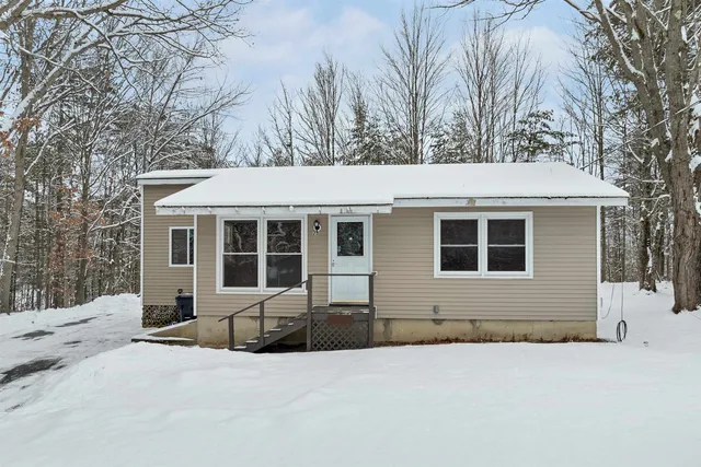 $309,000 | 25 Cofran Avenue, Northfield, NH 03276