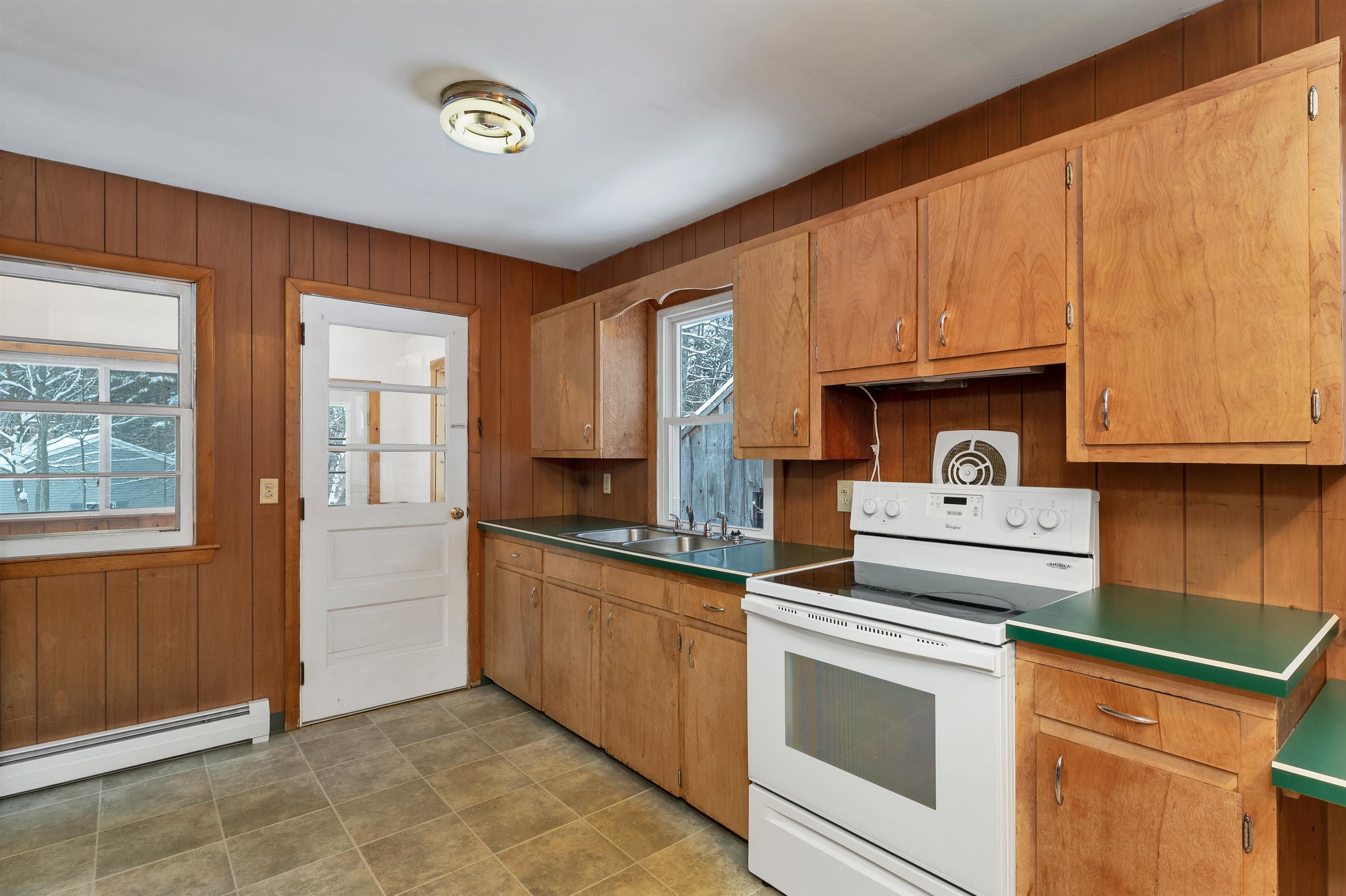 25 Cofran Avenue Northfield, NH 03276 - Photo 15 of 54