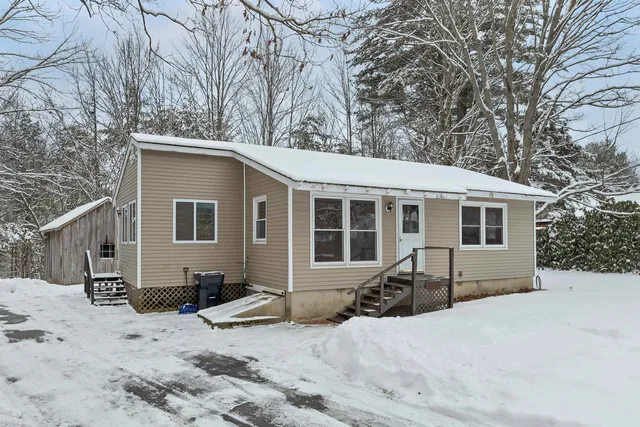 $309,000 | 25 Cofran Avenue, Northfield, NH 03276