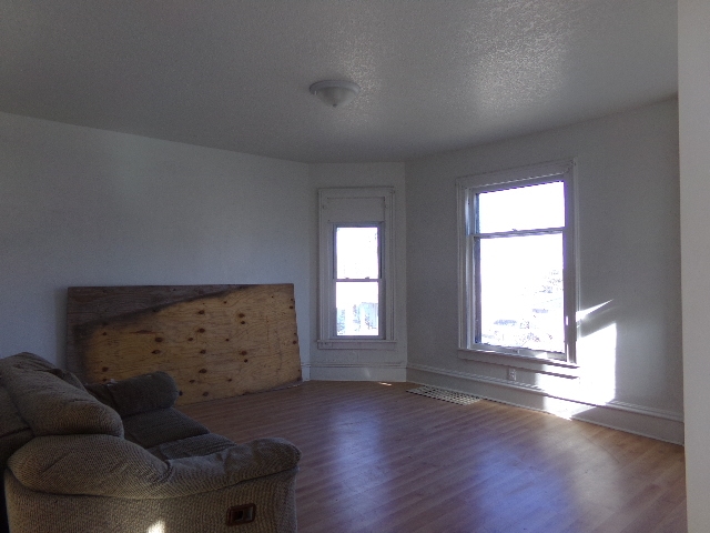 408 Locust Street Muscatine, IA 52761 - Photo 6 of 13 Gallery Image 6