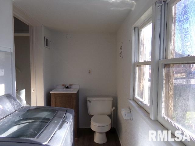 408 Locust Street Muscatine, IA 52761 - Photo 9 of 13 Gallery Image 9